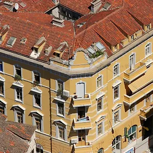 Apartment Attic, Split